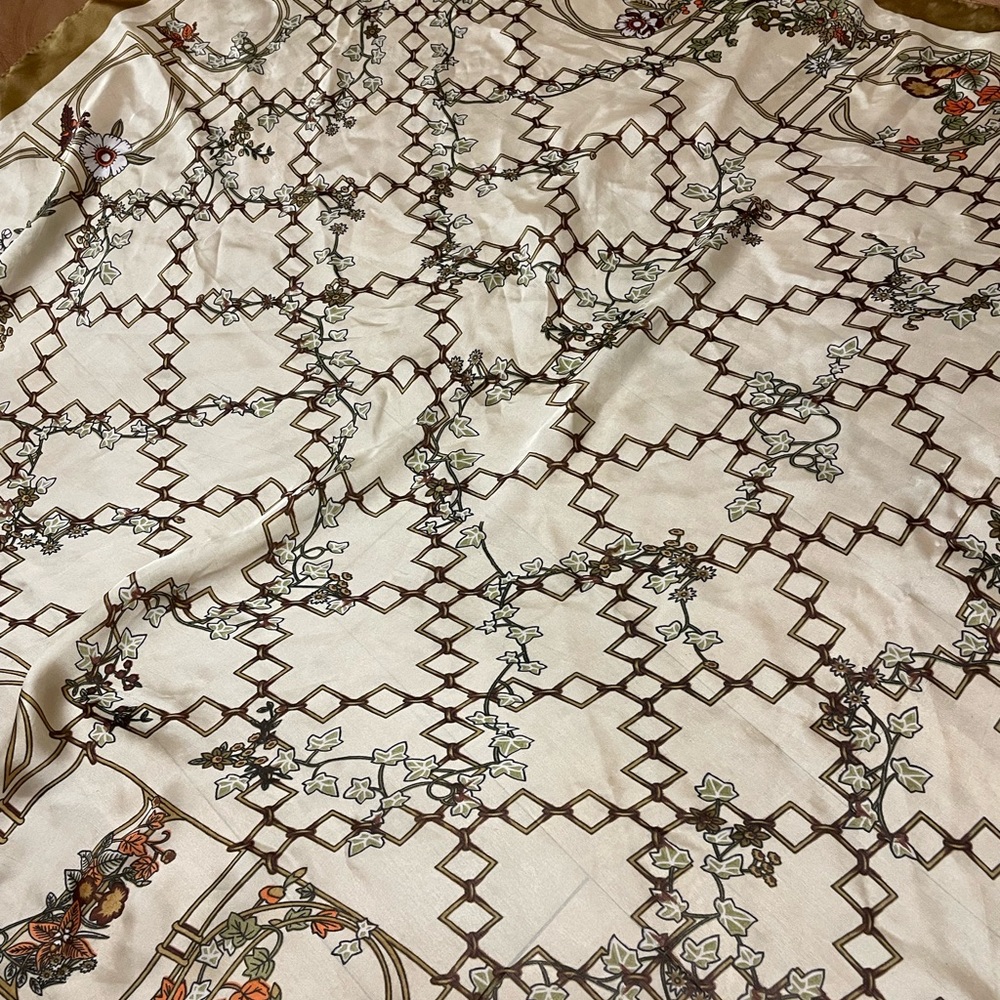 Gucci scarf